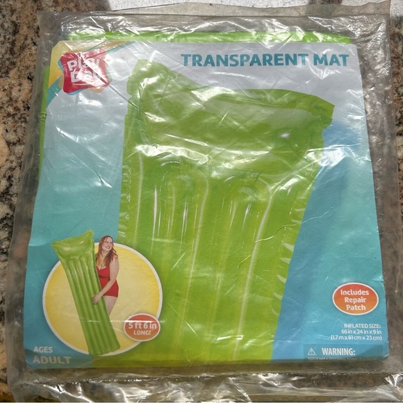 New in Package Play Day Green Pool Float - Picture 1 of 3